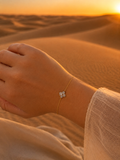 Bracelet EMELINE | Bracelet en acier inoxydable doré orné d'un motif floral en zirconiums