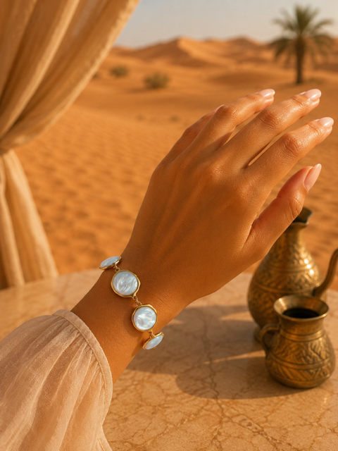 Bracelet ELINA Bleu | Bracelet nacré bleu en acier inoxydable doré
