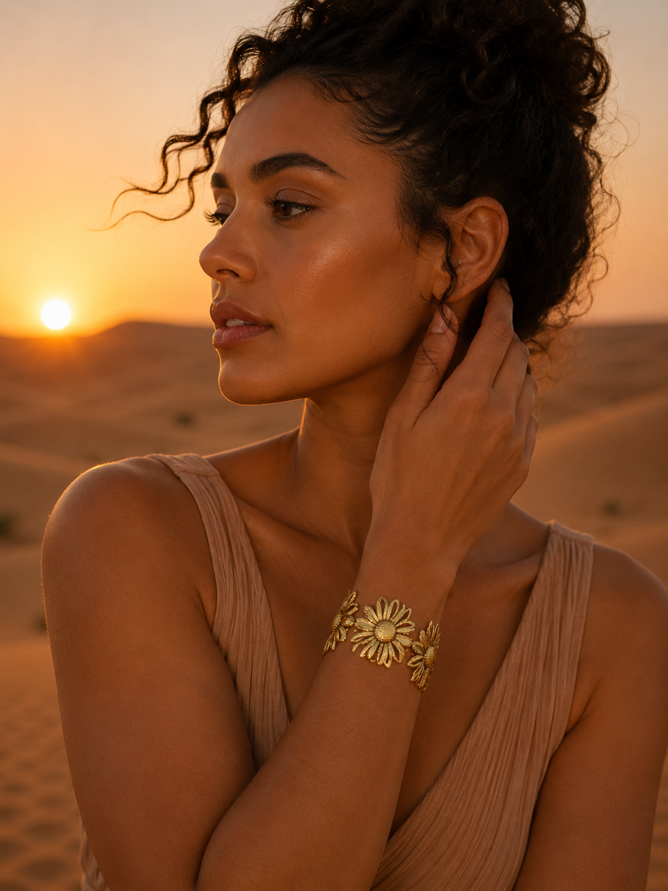Jonc JASMINA | Bracelet marguerites en acier inoxydable doré