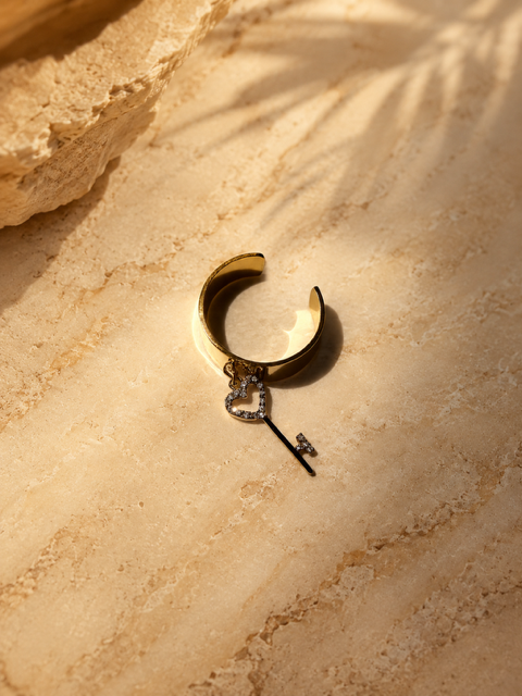 Bague EDEN | Bague ouverte cœur et clé en zirconiums et acier inoxydable doré