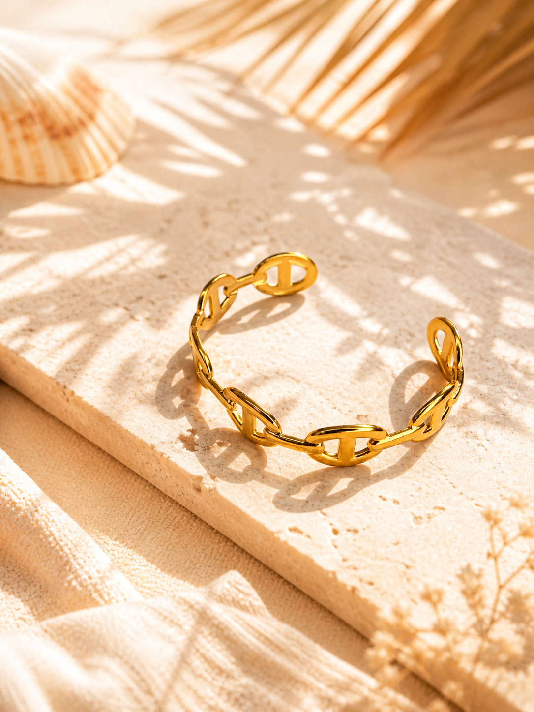 Jonc “Naëla Doré” | Bracelet manchette chic acier inoxydable