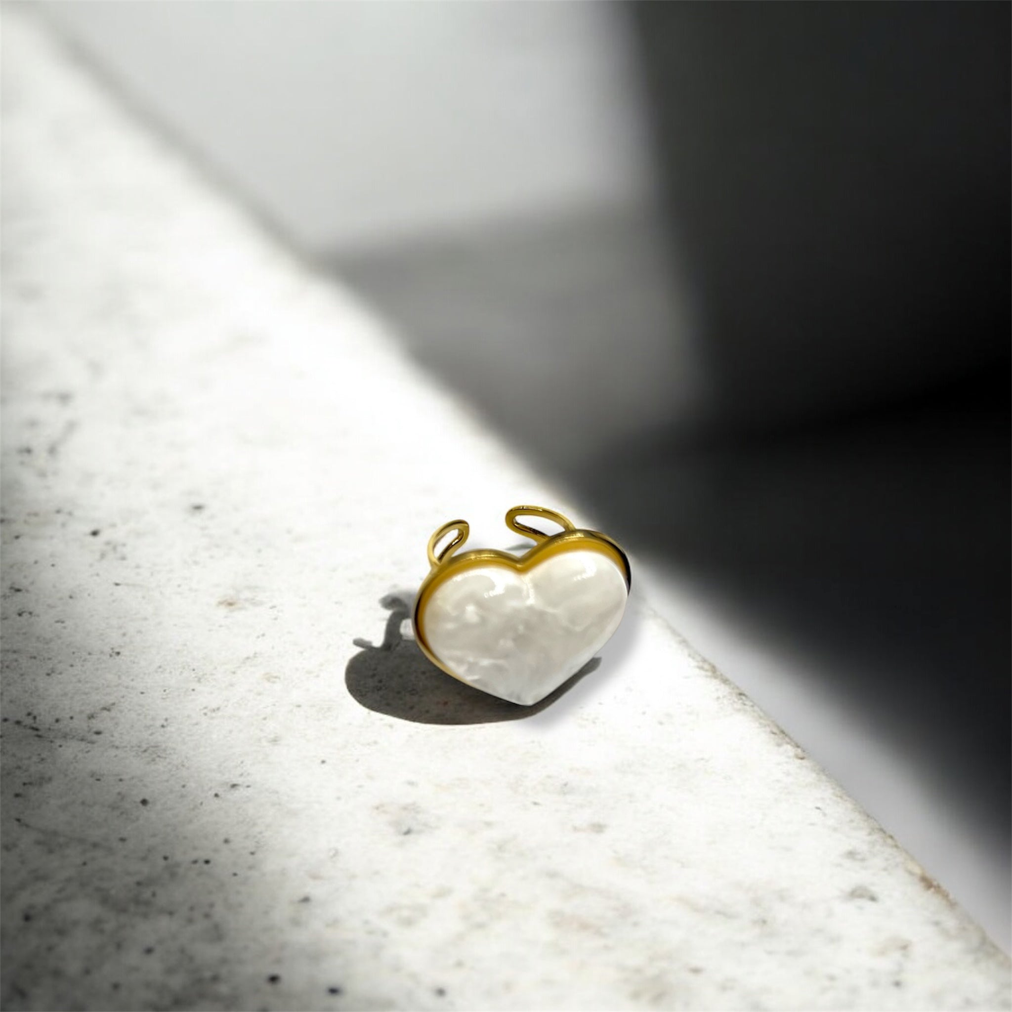 Bague cœur nacre dorée “Cœur de Nacre” | Élégance romantique