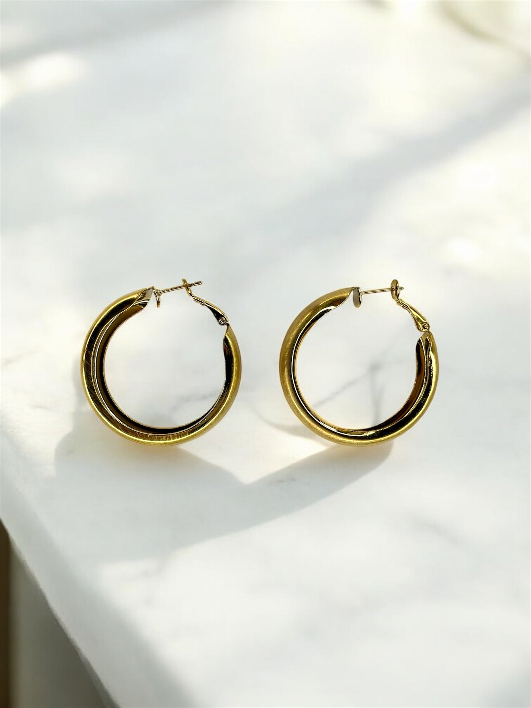 Créoles dorées femme | Boucles élégantes “Icones”